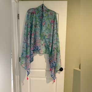 NWOT Lilly Pulitzer Floral Patterned Shawl with Tassels